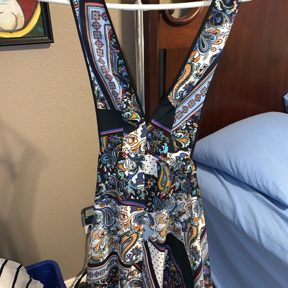 Dress - Picture 3 of 8